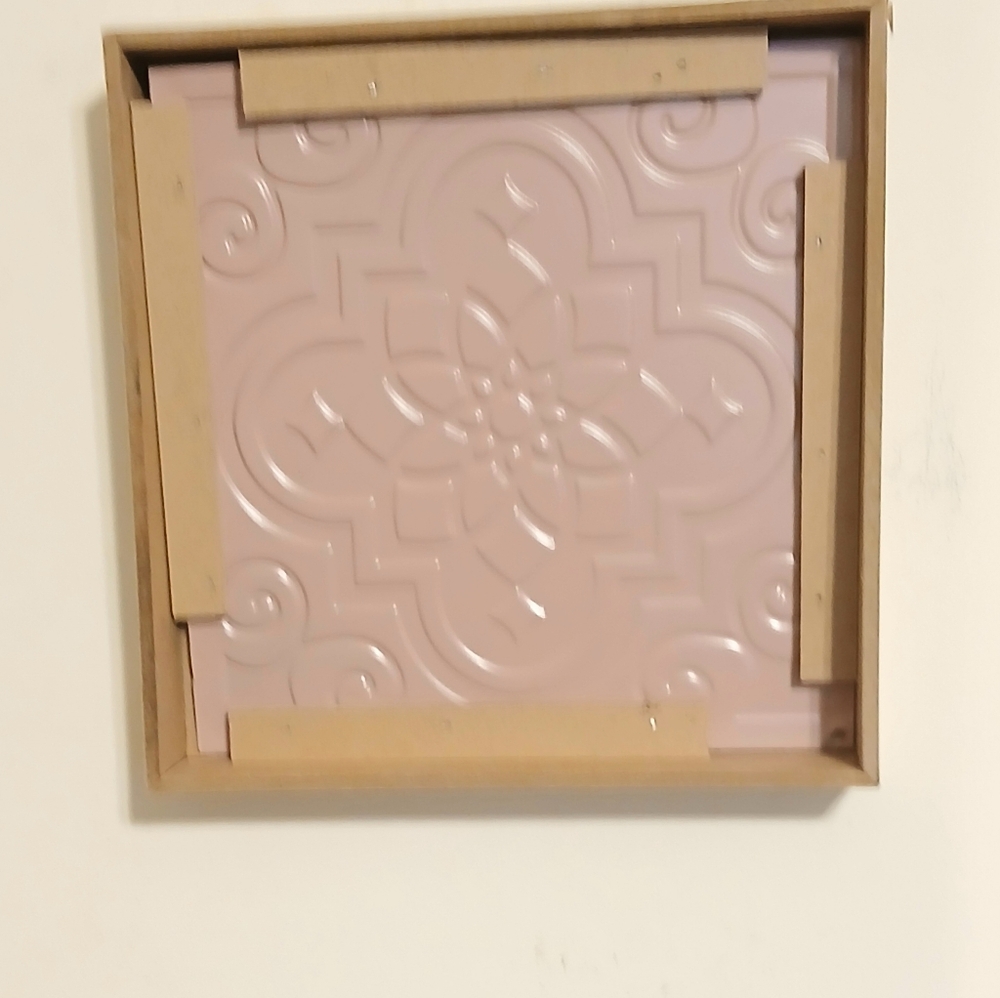 Madalia Pattern Wood Frame - Picture 4 of 5